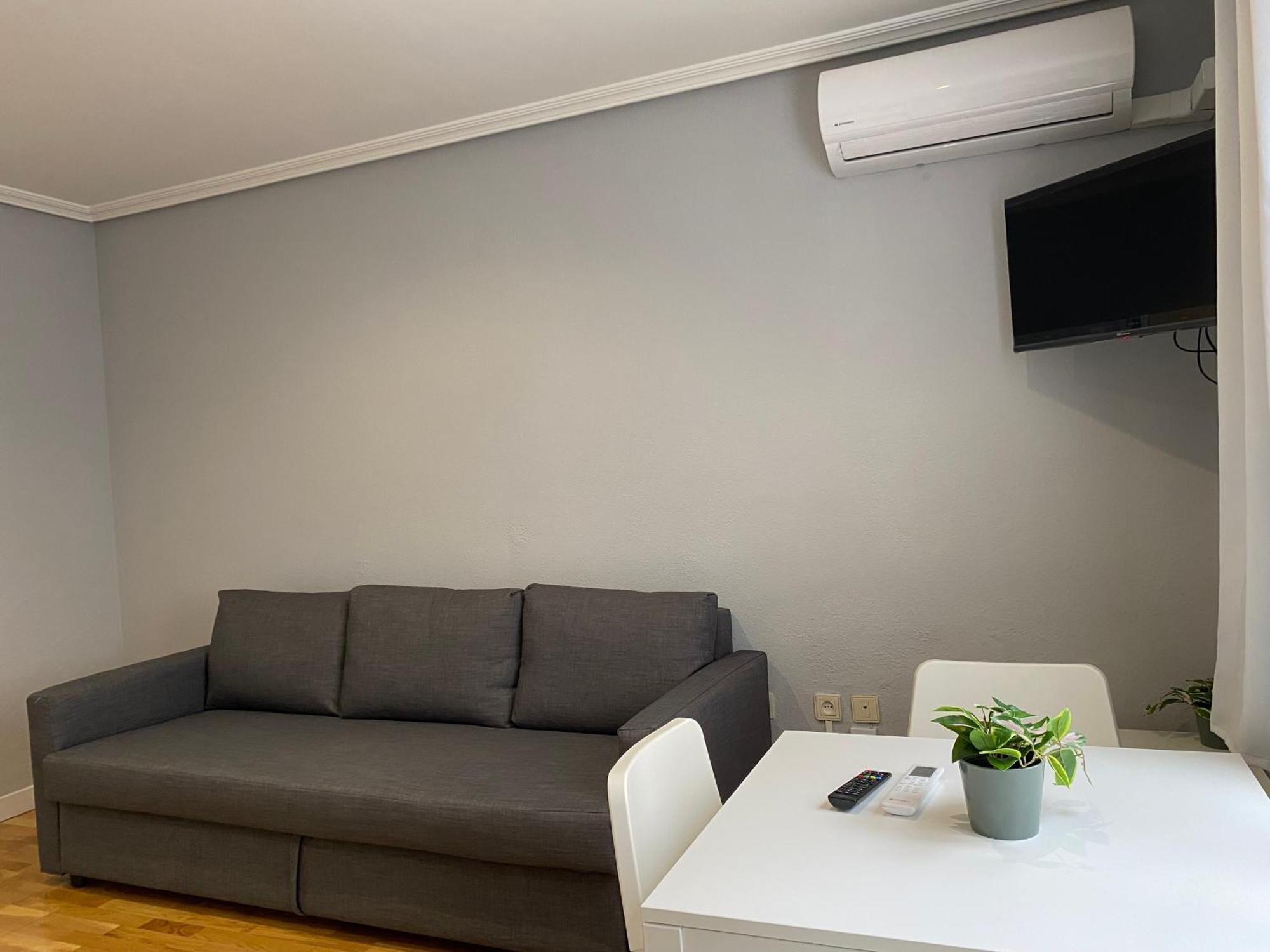 Apartments Madrid Principe 2 Exterior photo
